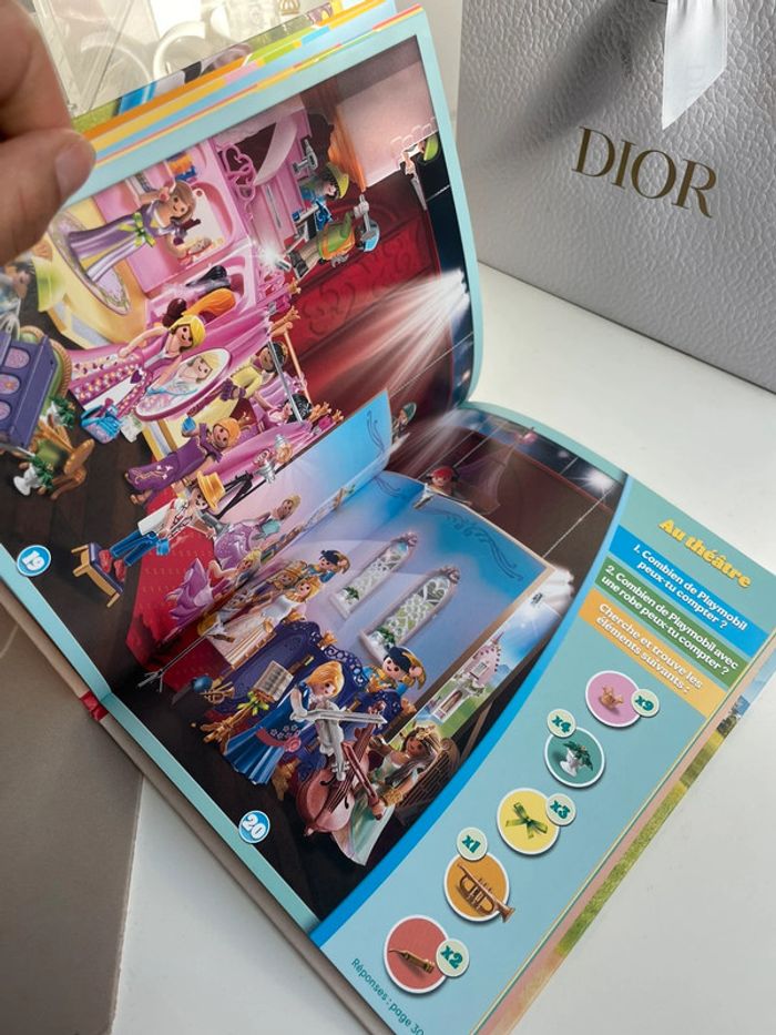 Livre cherche & trouve Playmobil neuf - photo numéro 5