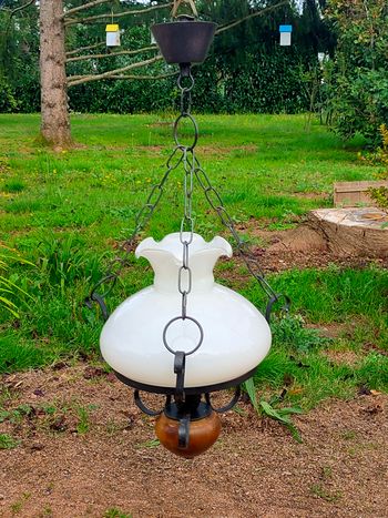 Ancienne suspension blanche en opaline hauteur 33 cm