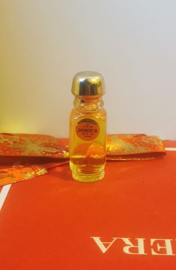 Miniature parfum givenchy III
