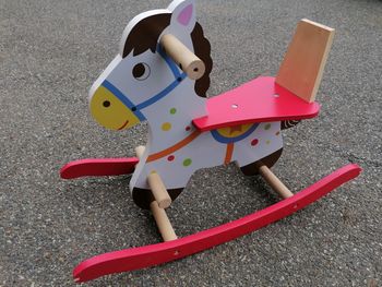 Cheval en bois