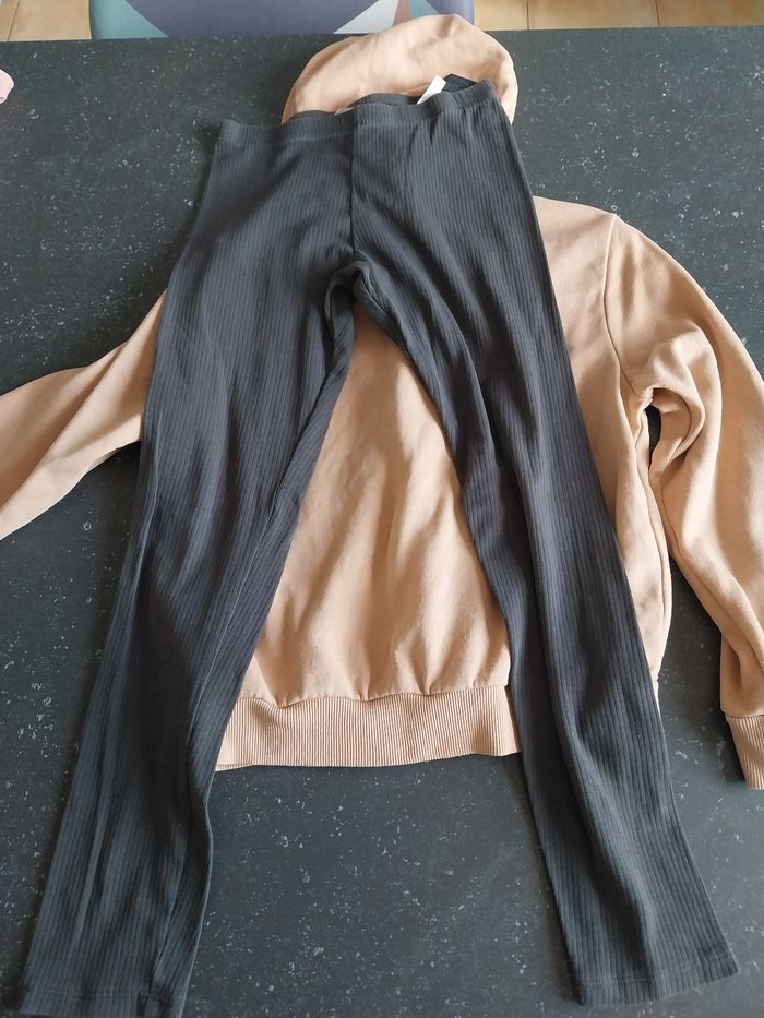 Gilet avec legging 8/9 ans 134 cm - photo numéro 9