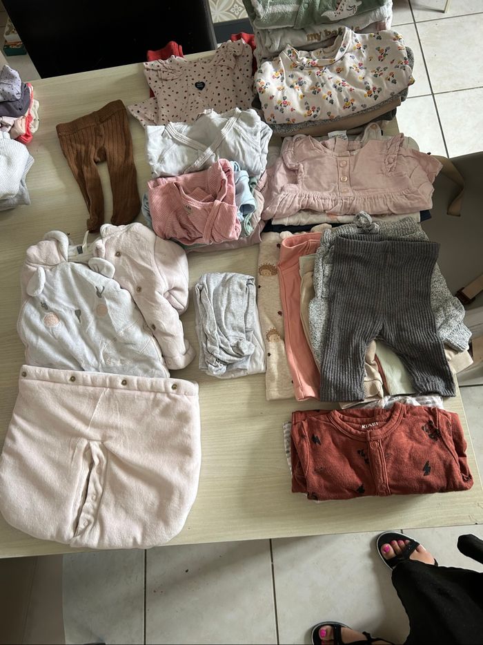 Lot fille 1 mois