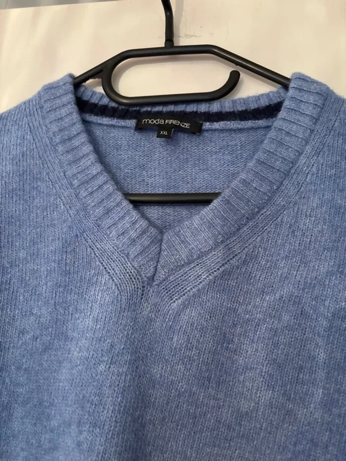 Pull bleu - photo numéro 2