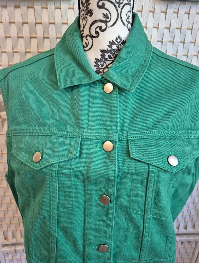 💕Jolie Veste en jean sans manches verte BZB TM / 38 Gilet cropped💕 - photo numéro 6