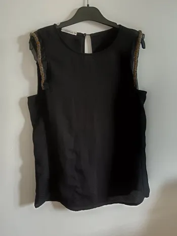Top détail perles