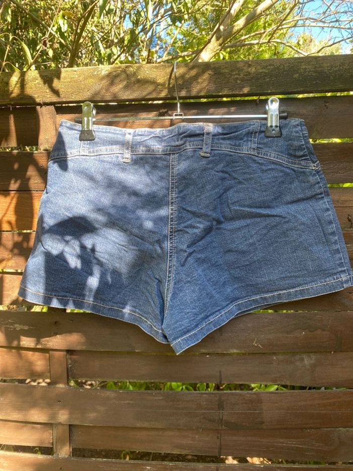 Petit short en jean - photo numéro 3