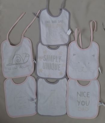 Lot de 7 bavoirs fille