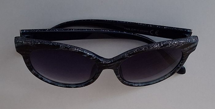 Lunettes de soleil noires zébrées argentées - photo numéro 1