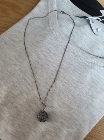 Collier boule strass
