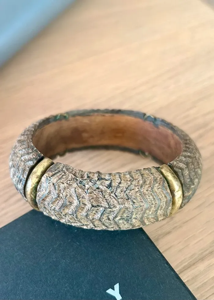 Bracelet / jonc vintage en bois sculpté