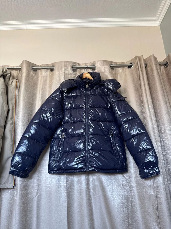 Doudoune brillante à capuche – Taille M – Neuve avec étiquette – Bleu marine