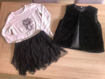 Ensemble jupe + t-shirt + gilet