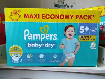 Couches Pampers taille 5+