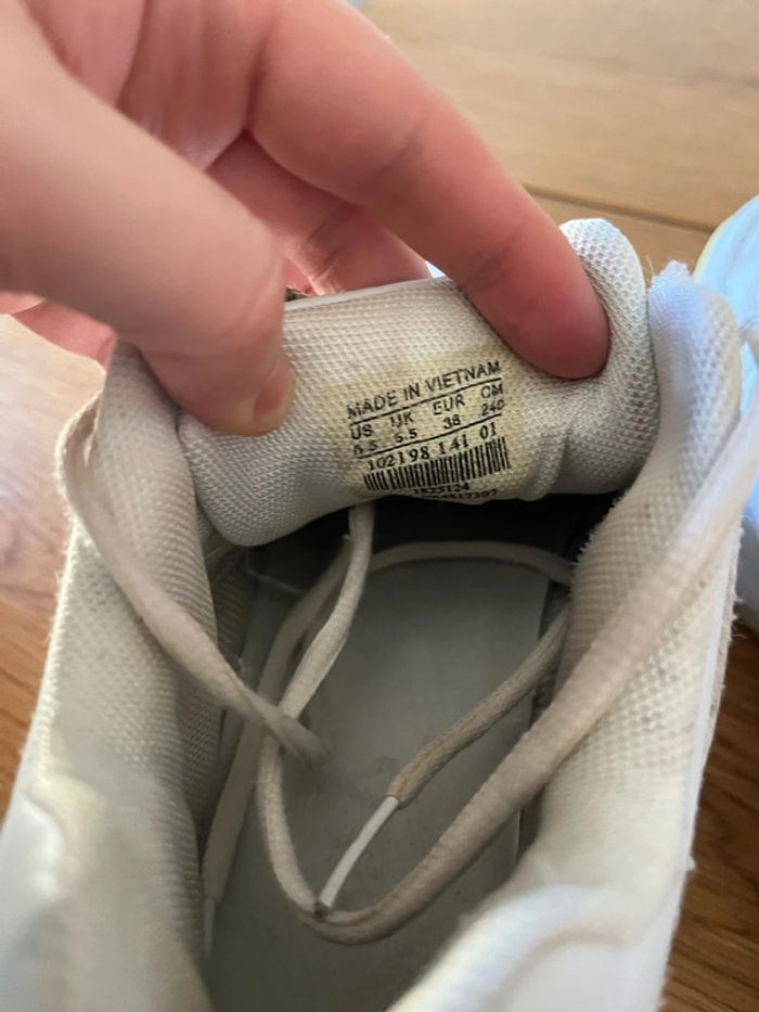 Basket Fila taille 38 couleur blanc état satisfaisant - photo numéro 7