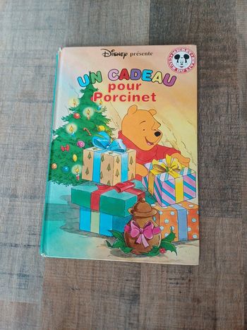 Livre club du livre Mickey un cadeau pour porcinet
