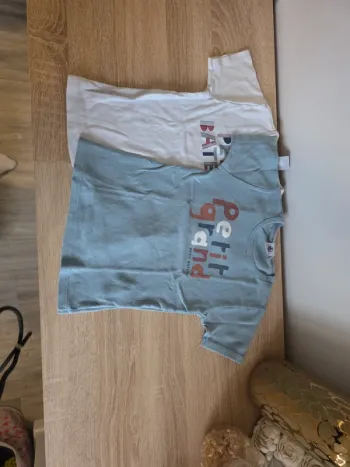 2 maillots de corps Petit Bateau 5 ans