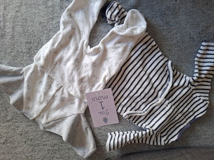 Lot 2 pyjamas 1 mois - photo numéro 6