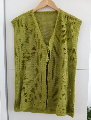 Gilet sans manches en coton ajouré handmade