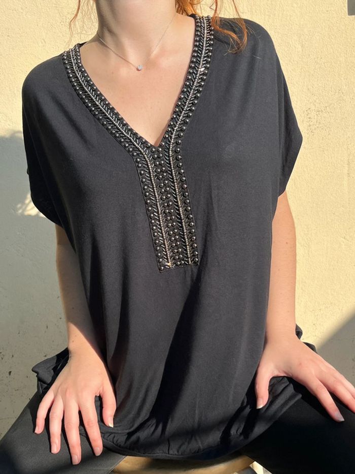 T-shirt tunique ample noir avec perles