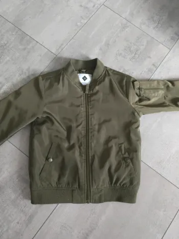 Veste légère taille 5-6 ans