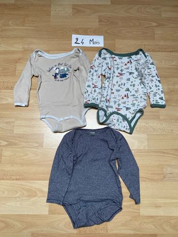Lot 3 bodies manches longues 24 mois Différentes marques