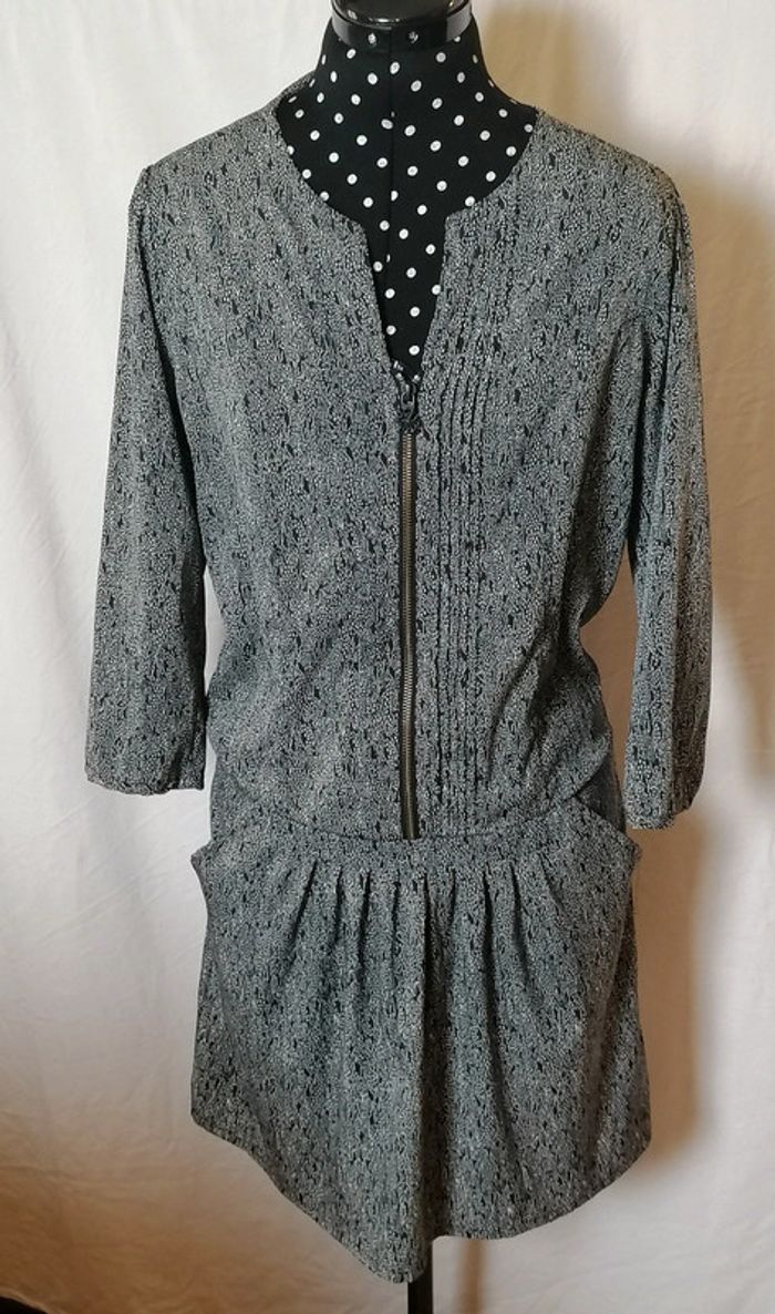 Robe courte fluide légère noir blanc Taille 2 ou M Maisons Scotch - photo numéro 2