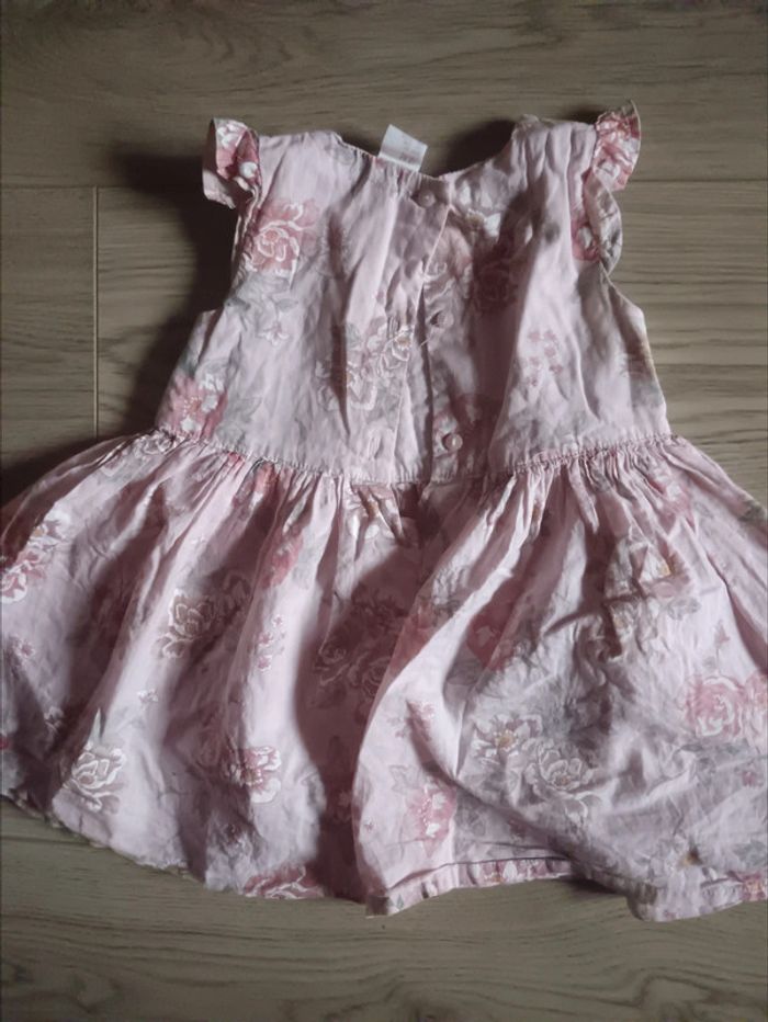 Robe fleurs rose h&m 9-12 mois - photo numéro 2