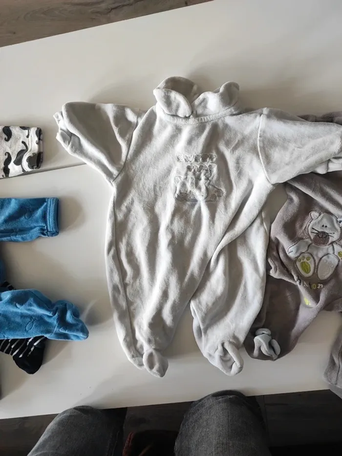 Lot pyjama 1 mois - photo numéro 4