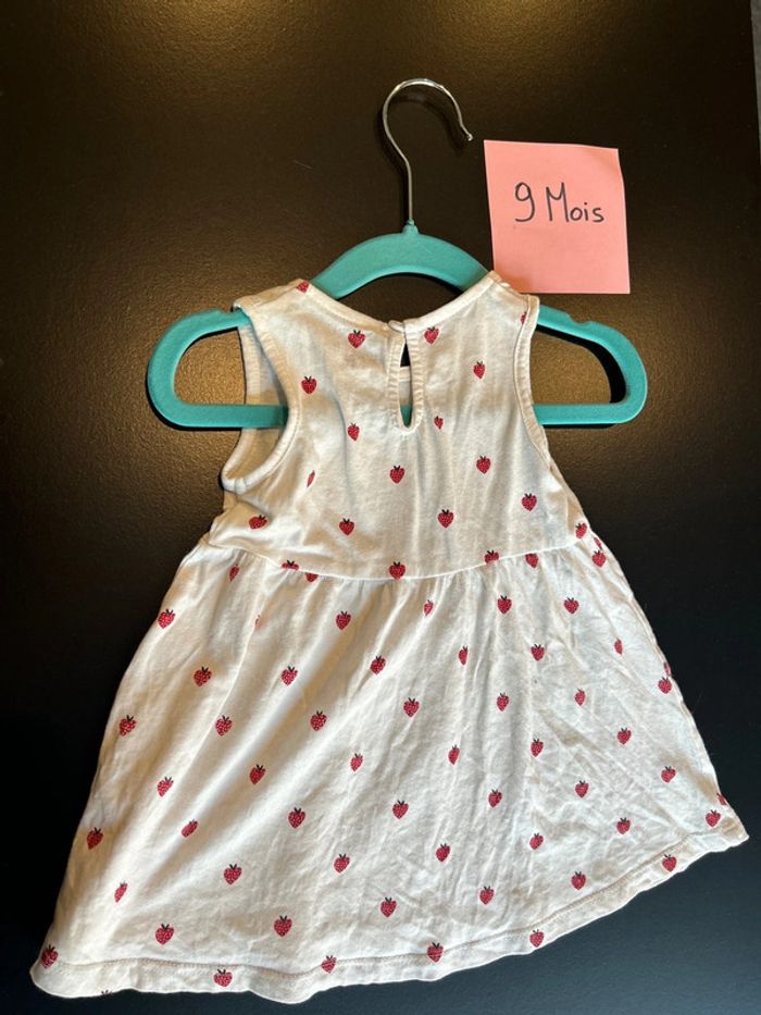 Robe blanche fraise - photo numéro 2