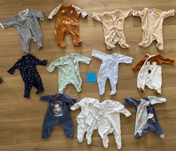 Lot pyjamas bébé 1 mois (16 pieces)