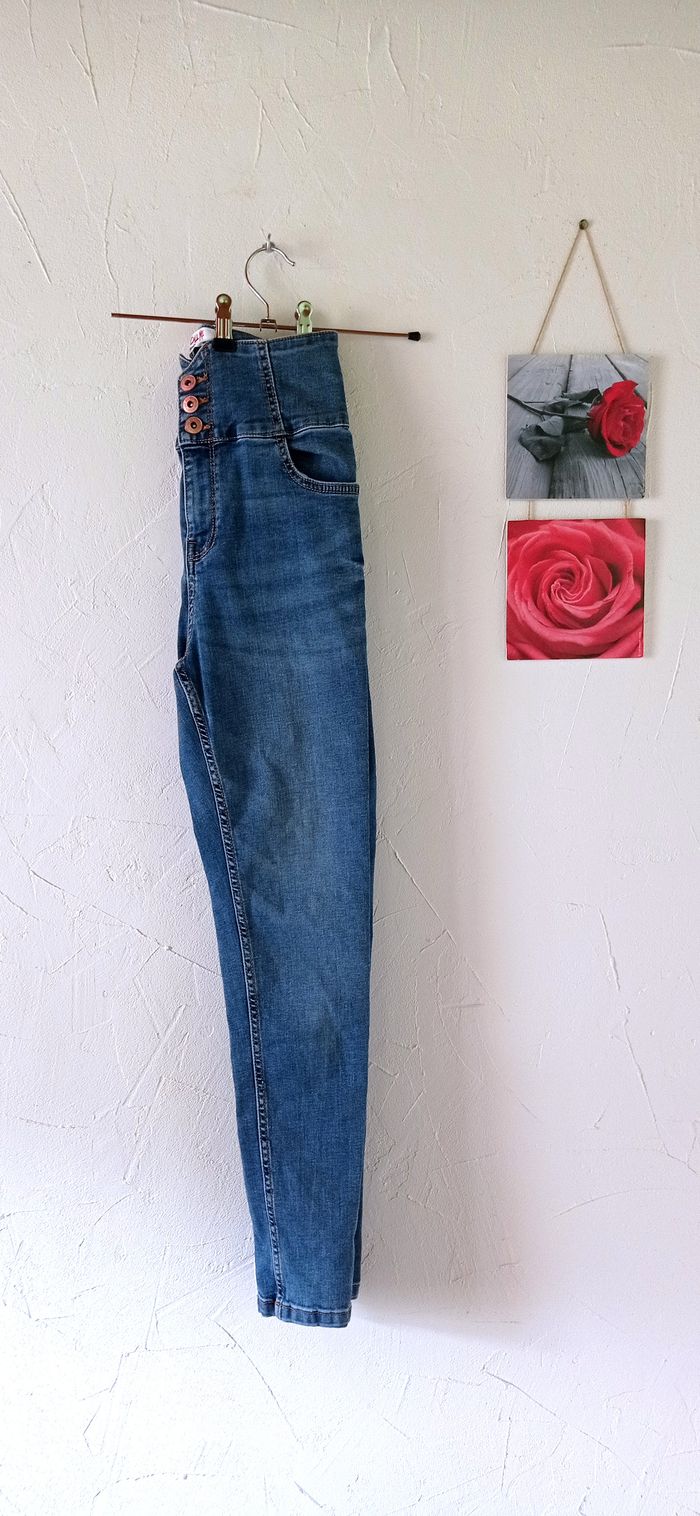 🌸Jean taille haute, Jennyfer, taille 36