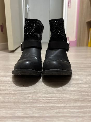 Bottines avec fausses fermetures sur le côté