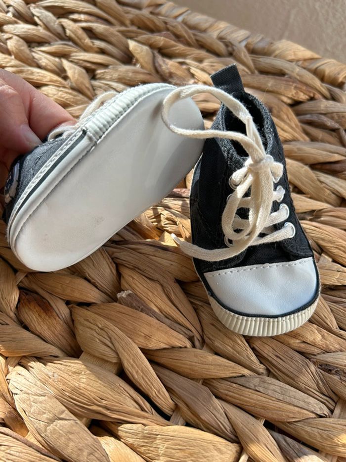 Paire de baskets - 17/18 - Grain de blé - photo numéro 2
