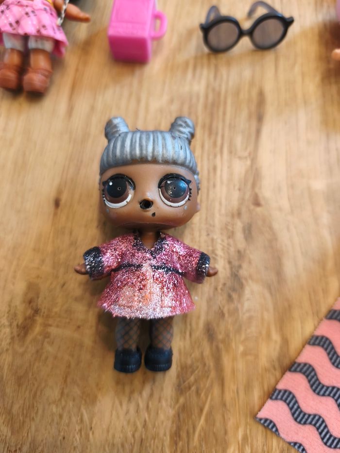 Lot de poupées LOL avec accessoires. - photo numéro 3