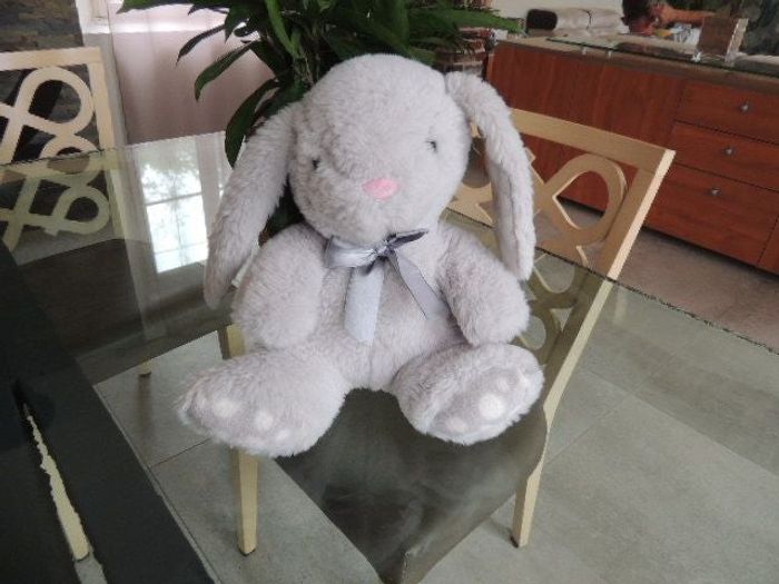 Peluche lapin gris