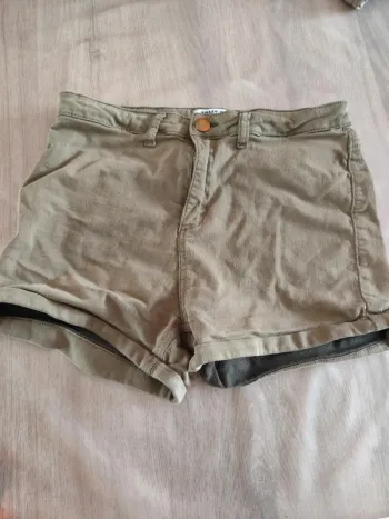 Mini short vert kaki