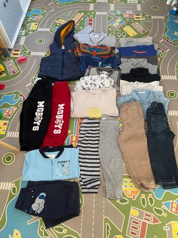 Lot de 22 vêtements en 24 mois
