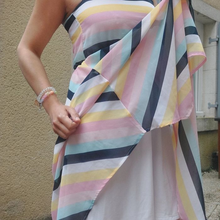 Jolie robe 12/14 ans - photo numéro 4