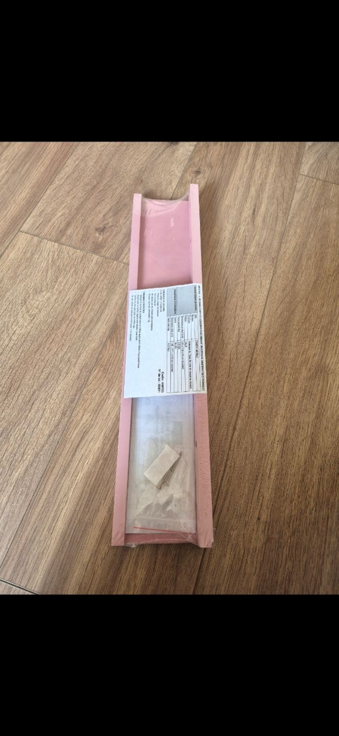 Petite étagère rose neuve - photo numéro 3