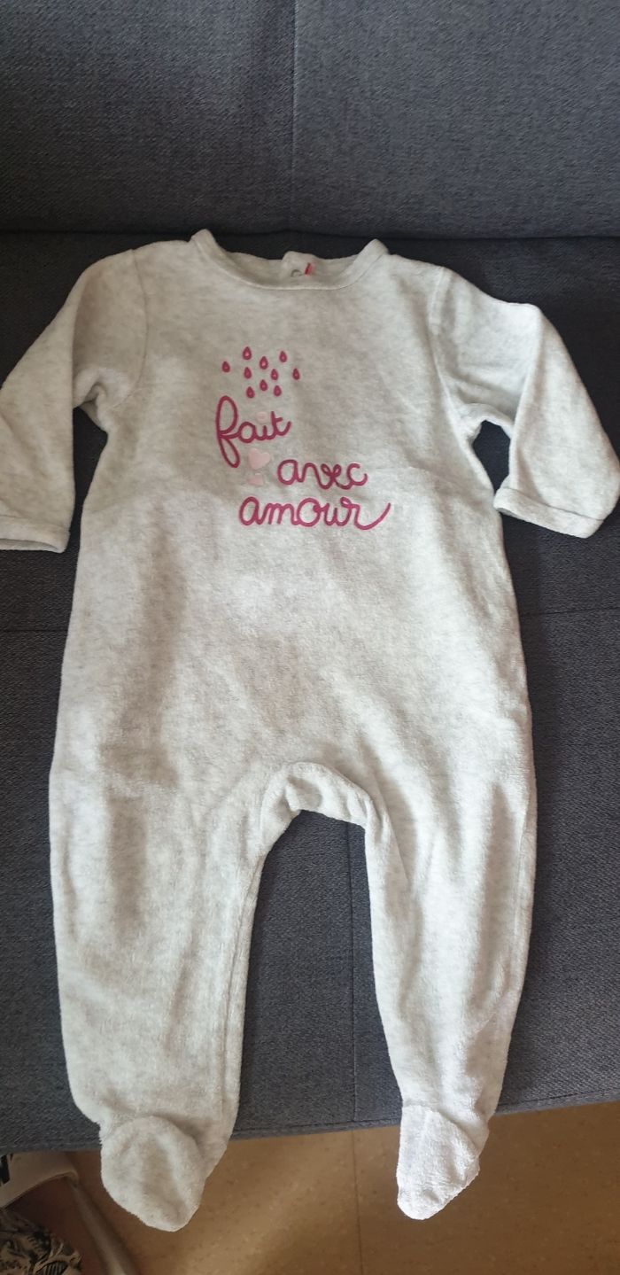2 pyjamas 9 mois - photo numéro 5