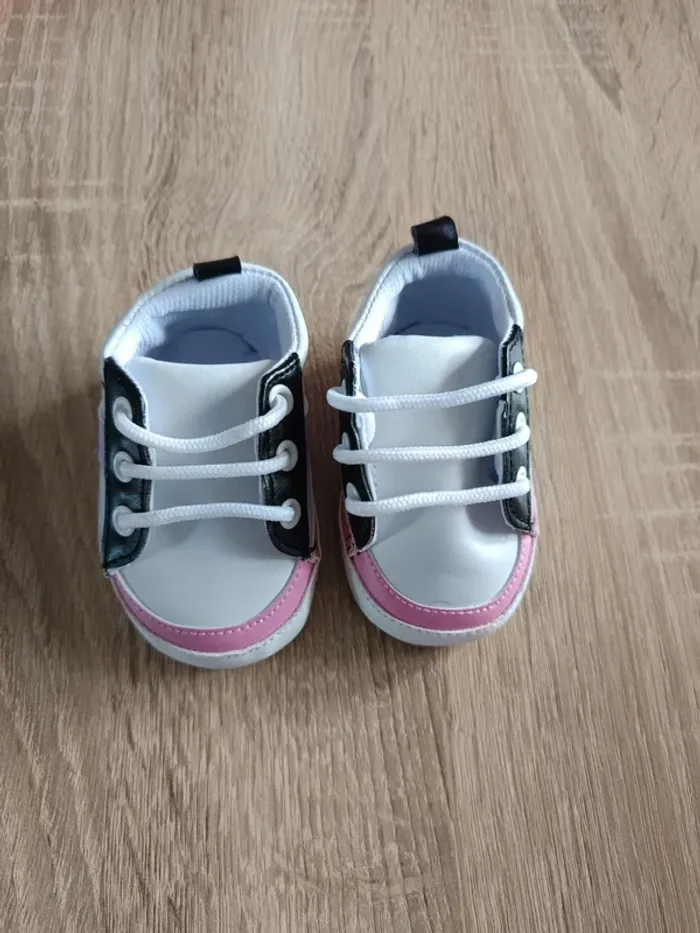 Baskets blanches et roses bébé fille 0-3 mois