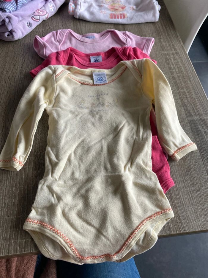 Lot trois bodys petit bateau - photo numéro 2
