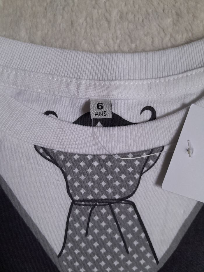 T shirt costume garçon Taille 6 ans Neuf - photo numéro 2