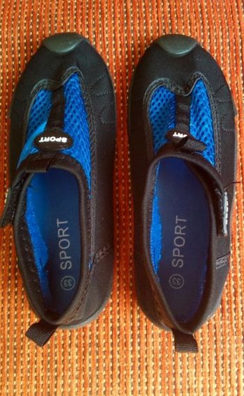 Chaussons de plage T.33