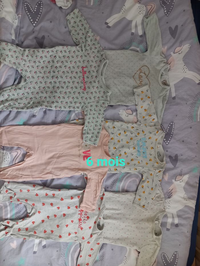 Vêtements filles 6 et 9 mois (voir tarif selon le lot) - photo numéro 7