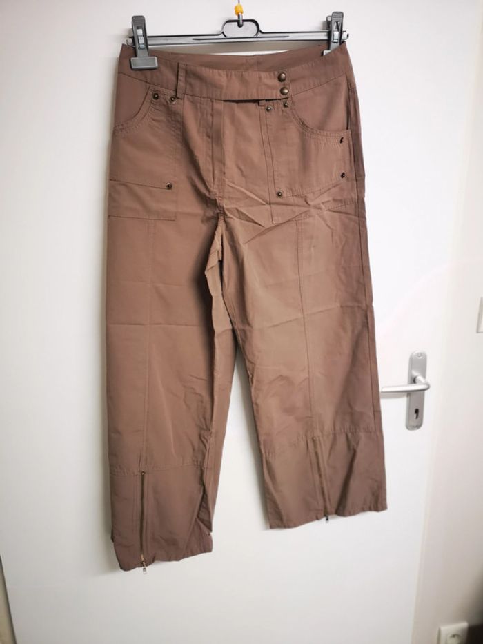 Pantacourt taille 42 en très bon état - photo numéro 2
