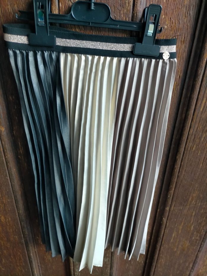 Superbe jupe IKKS neuve 5 ans