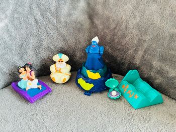 Lot jouets McDonald’s Aladdin et Ursula Disney 