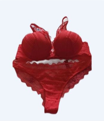 Très joli ensemble de lingerie femme haut 95C Bas M 