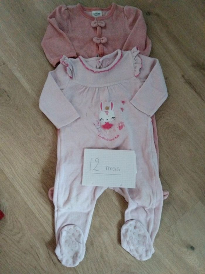 Lot 2 pyjamas taille 12 mois